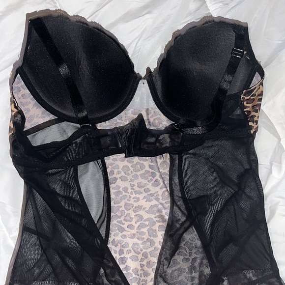 COPY - Plus size Women's Cheetah Print Stretch Lace and Mesh Teddy Bodysuit 3X - Picture 6 of 7